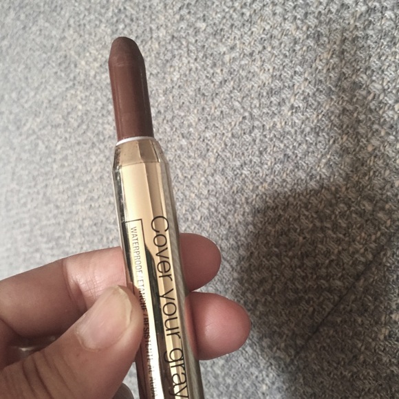 Cover your gray Brown crayons - Picture 5 of 6